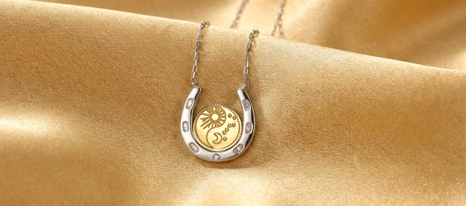 幸運のシンボル「馬蹄・蹄鉄・ホースシュー」のお守りネックレス