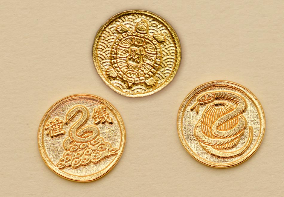 財布に入れるお守りにおすすめの縁起物は、招福堂の動物をモチーフにした純金種銭